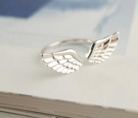 angel wing ring in silver