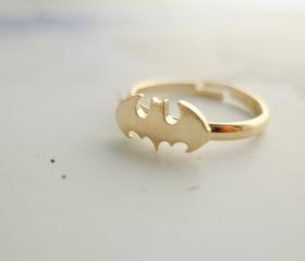 Batman ring in gold 